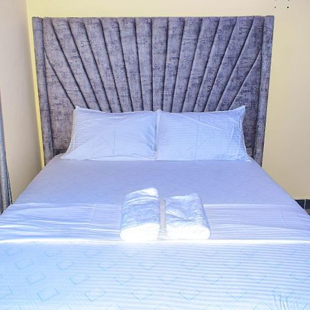 Lux Suites Bamburi Furnished Apartments 외부 사진